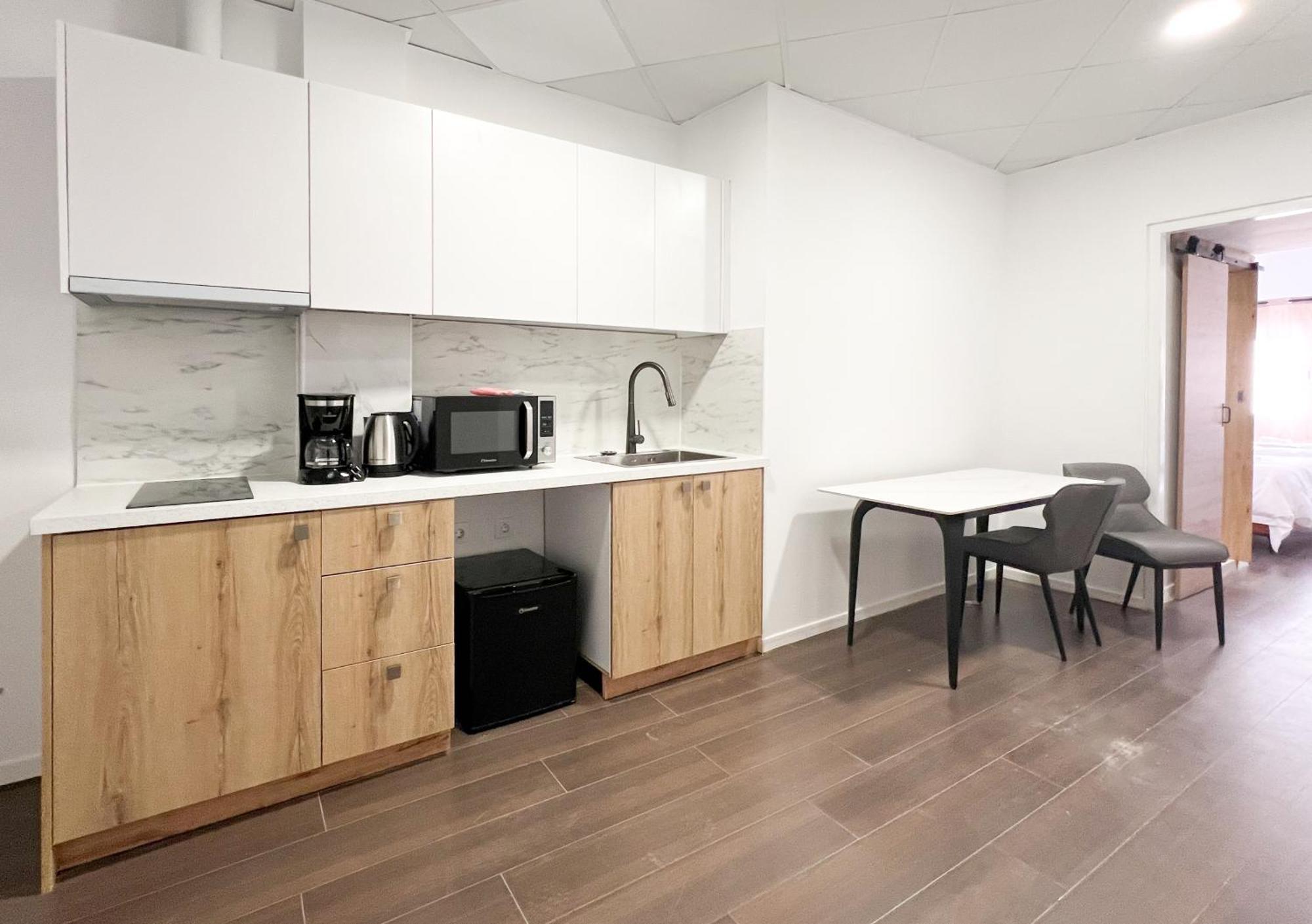 Anhome K11 Serviced Apartments Атина Екстериор снимка