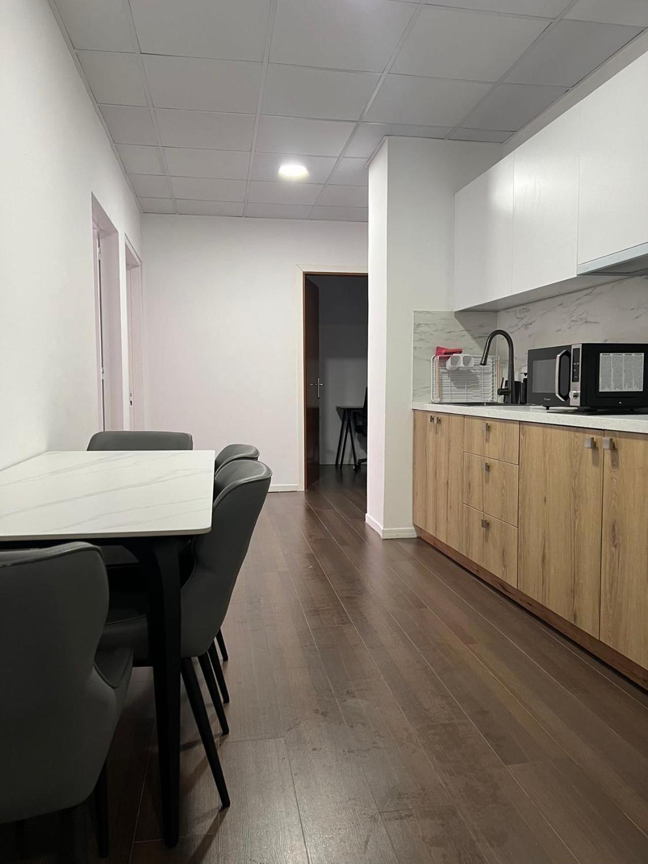 Anhome K11 Serviced Apartments Атина Екстериор снимка