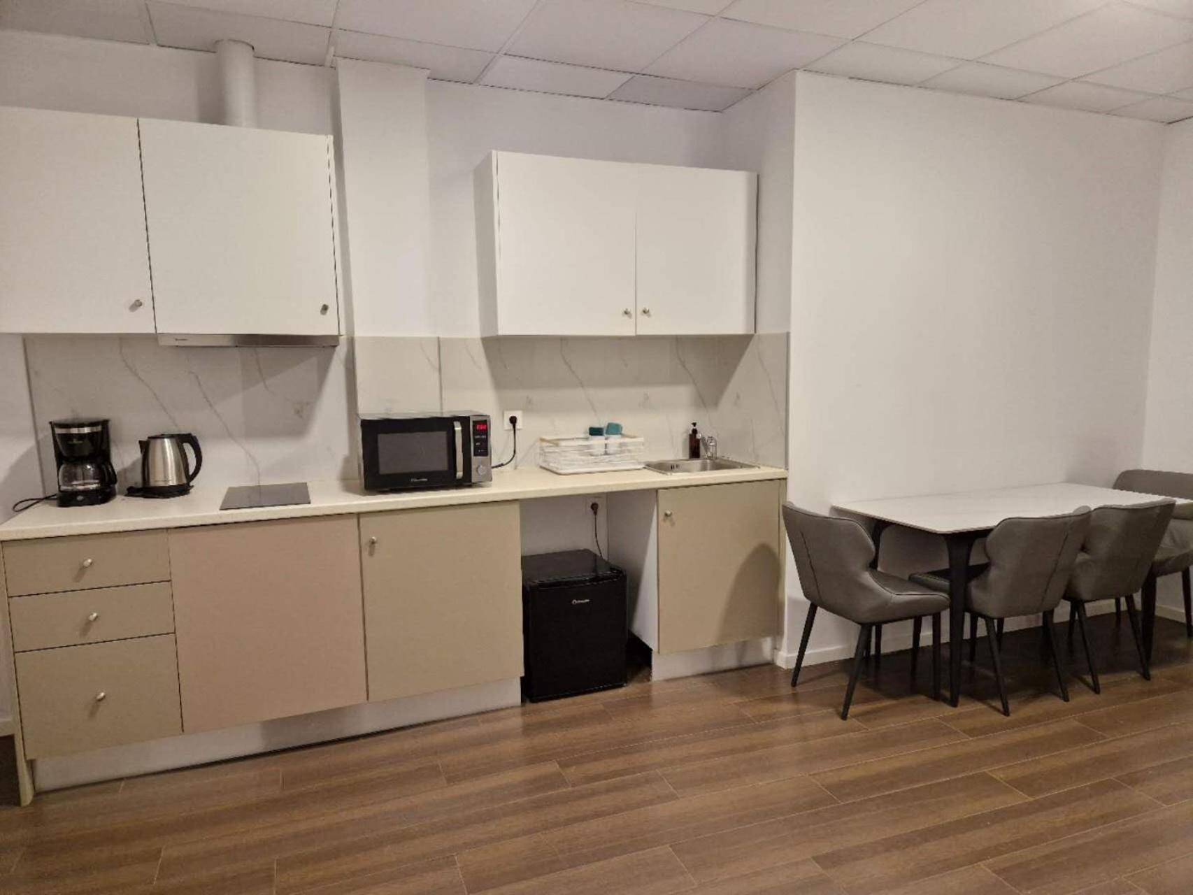 Anhome K11 Serviced Apartments Атина Екстериор снимка